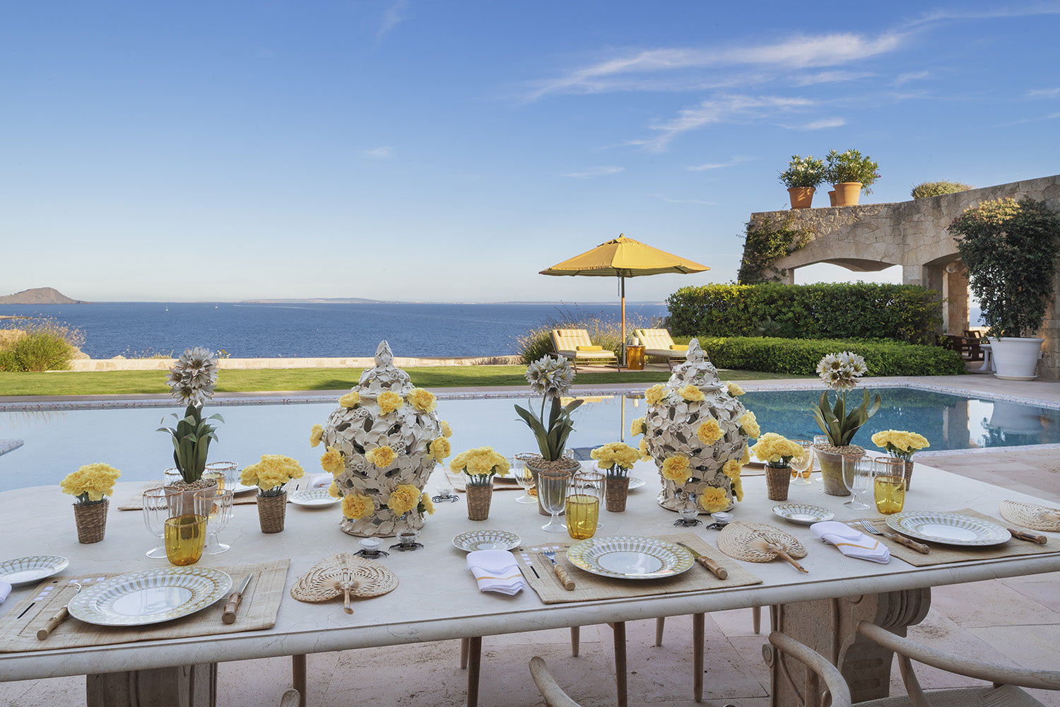 Timeless vs. Trendy Decor: How to Strike a Balance