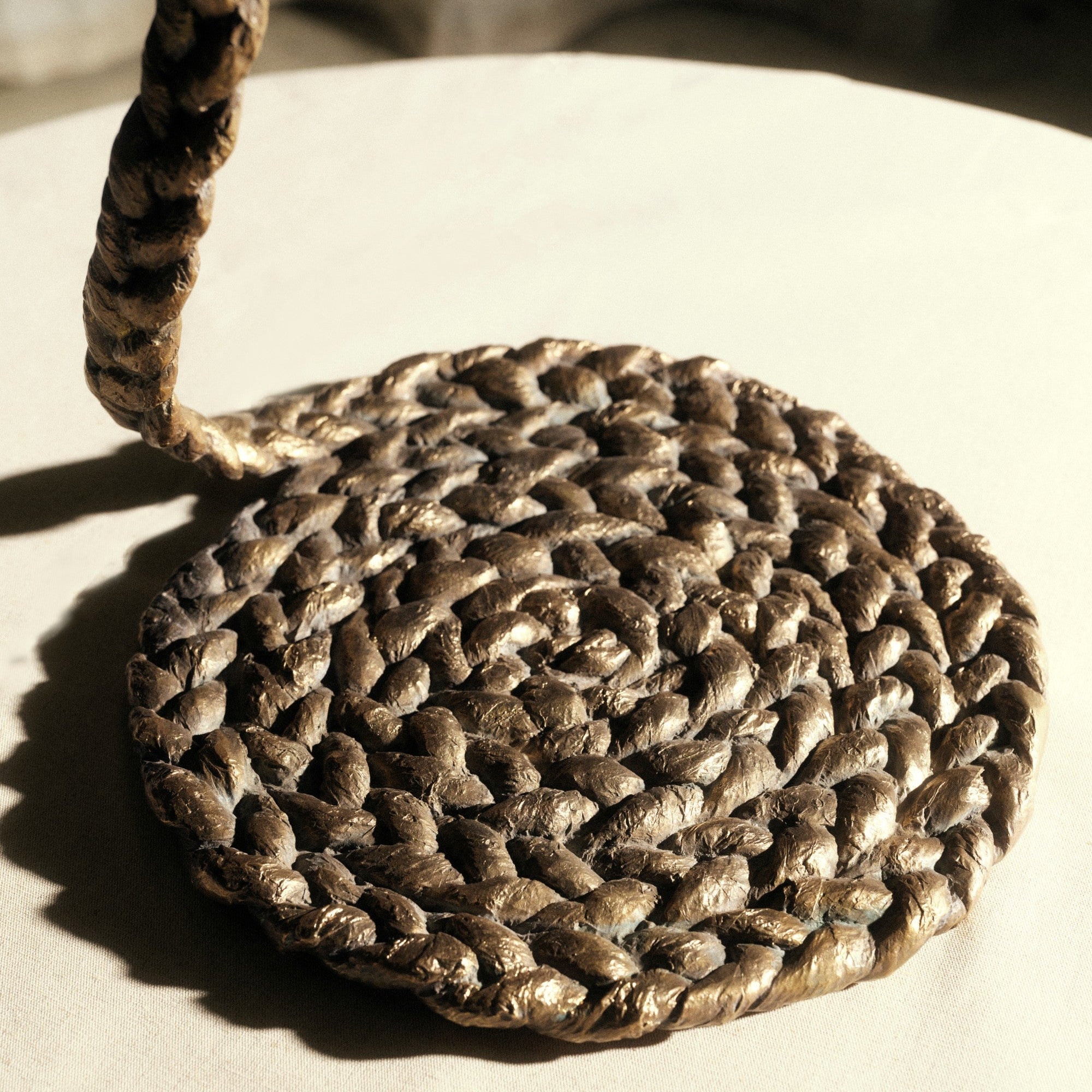 Des Tresses - Pedestal table