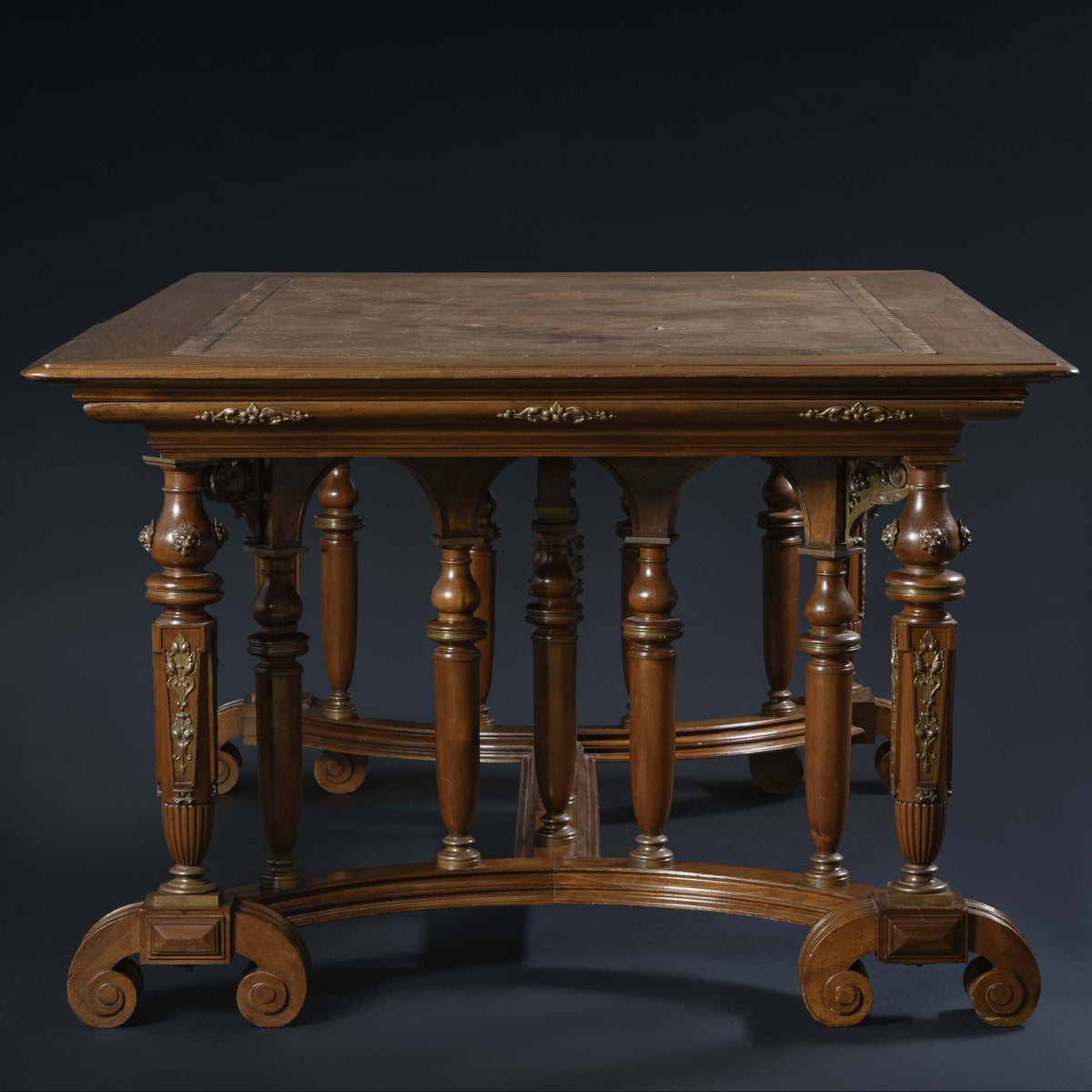 Édouard Lièvre (1829-1886), Importante table de style Renaissance, pièce unique