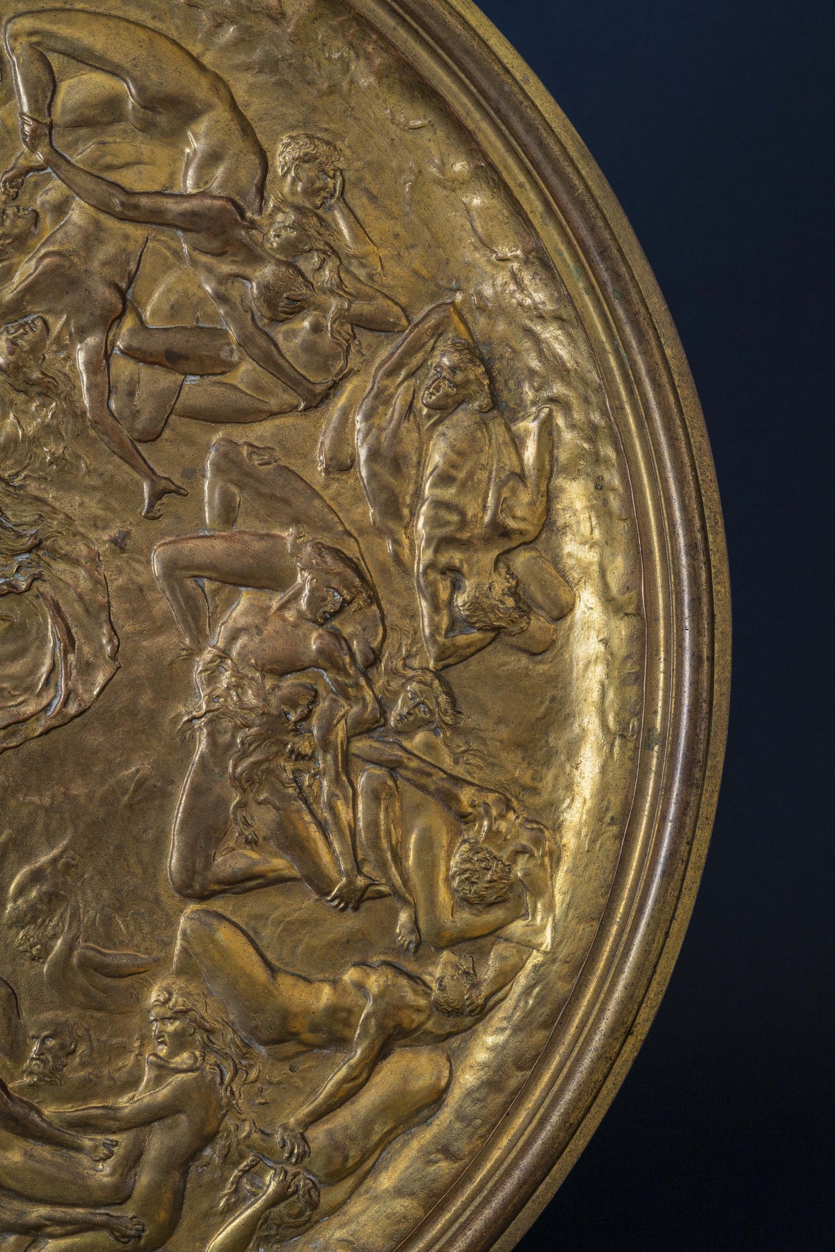 Ensemble de 9 plats de présentation néo-renaissance
