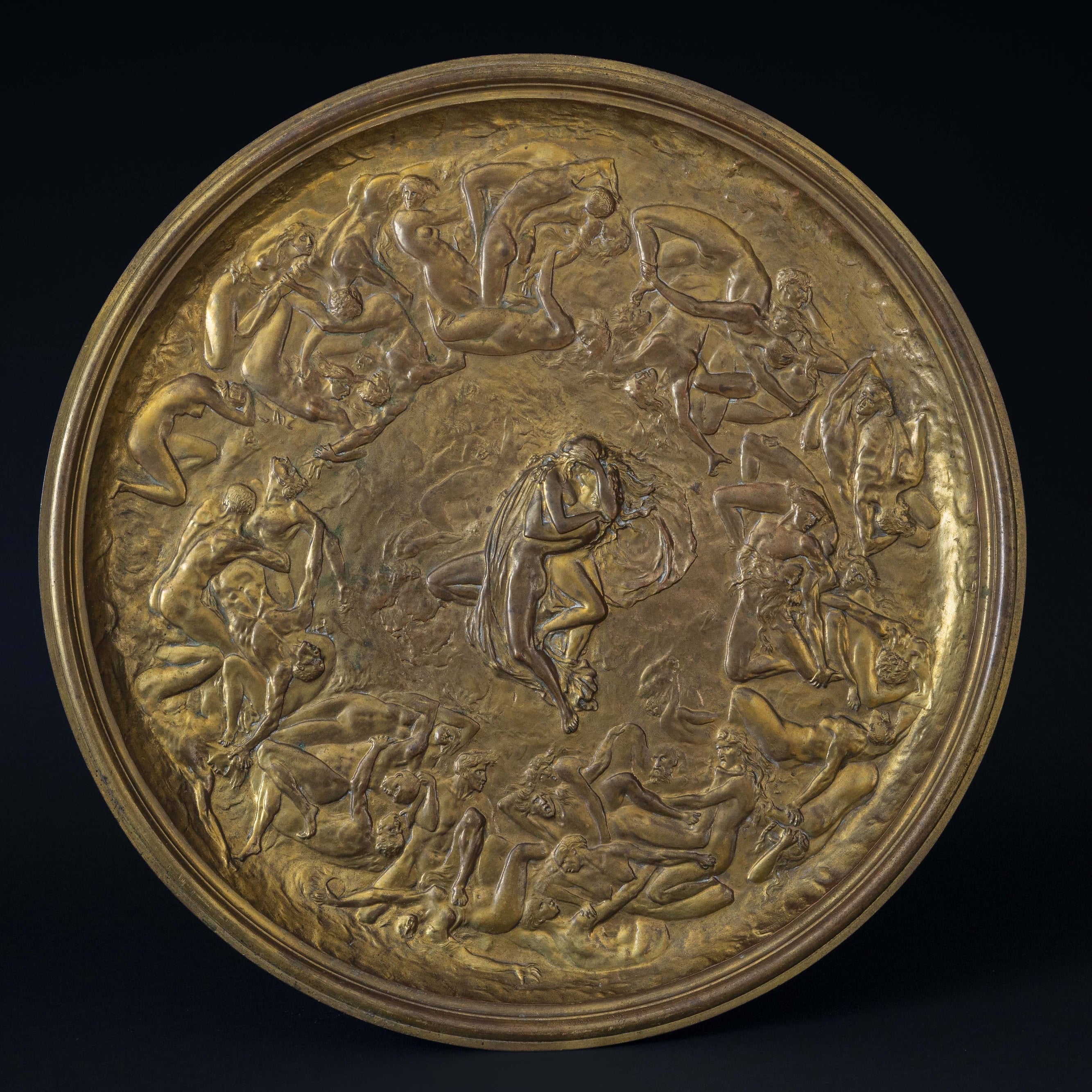 Ensemble de 9 plats de présentation néo-renaissance