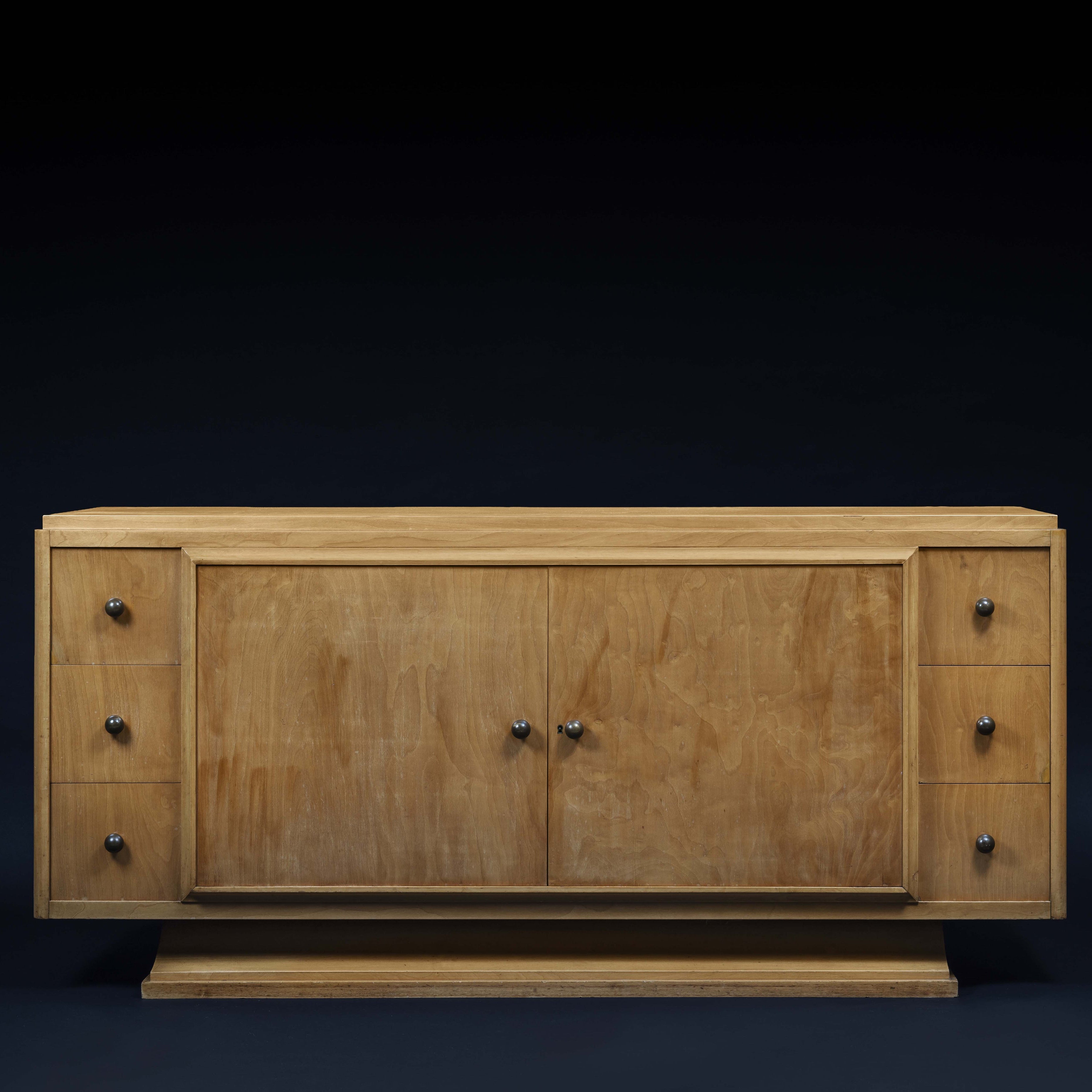 Maurice Dufrêne (1876-1955), Rare et élégant buffet