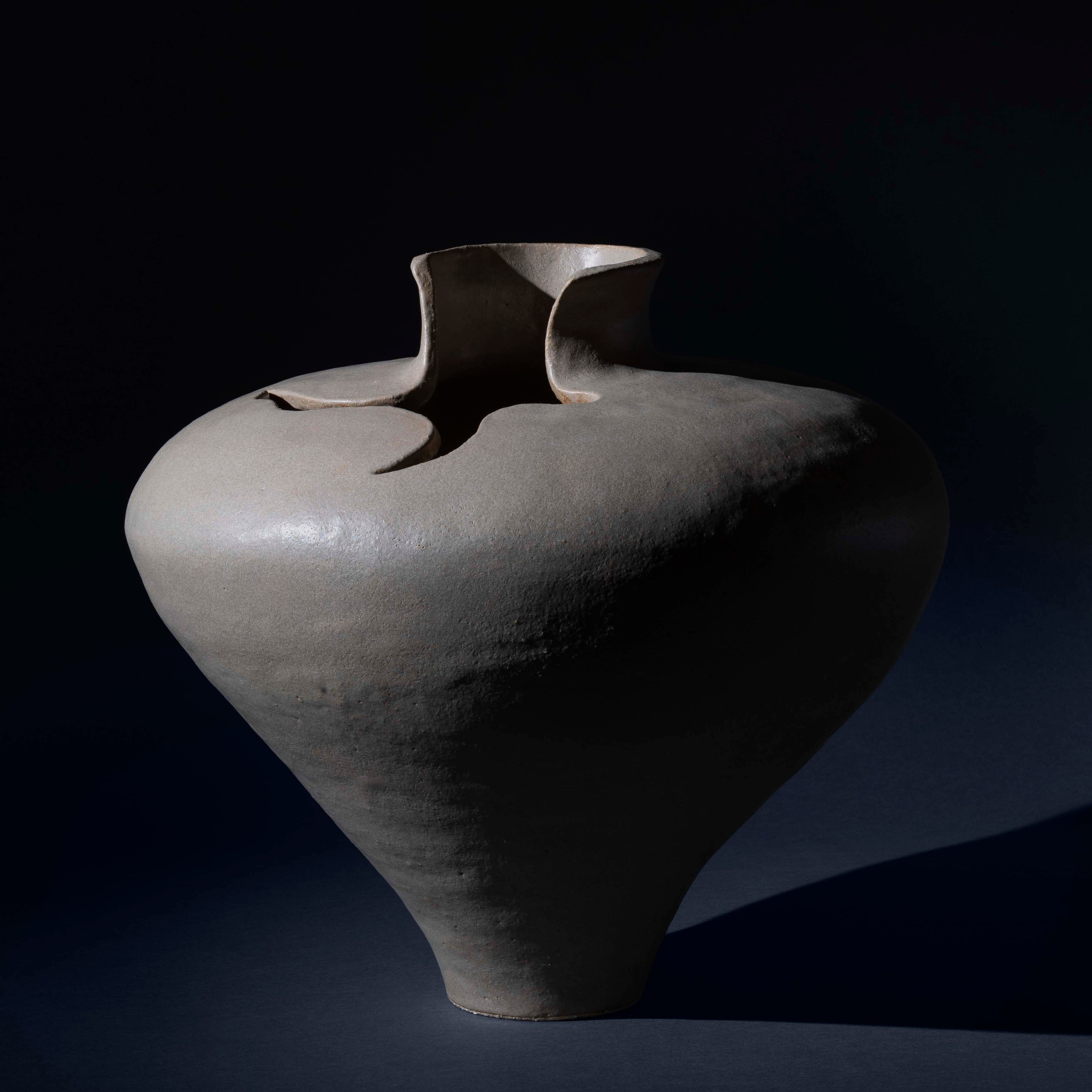 STUDIO 11.6 - HELD IN THE SHADOW