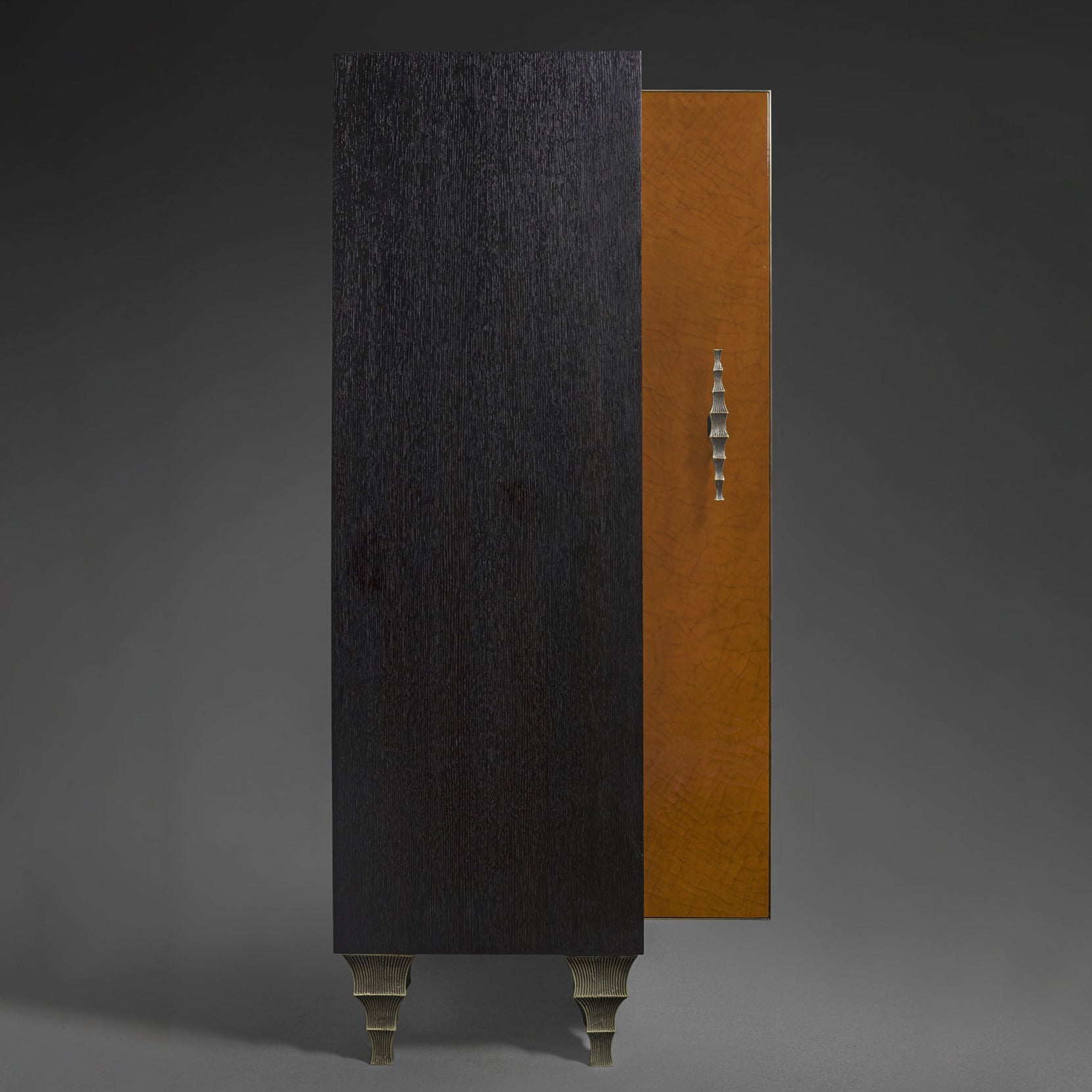 Titan - Cabinet