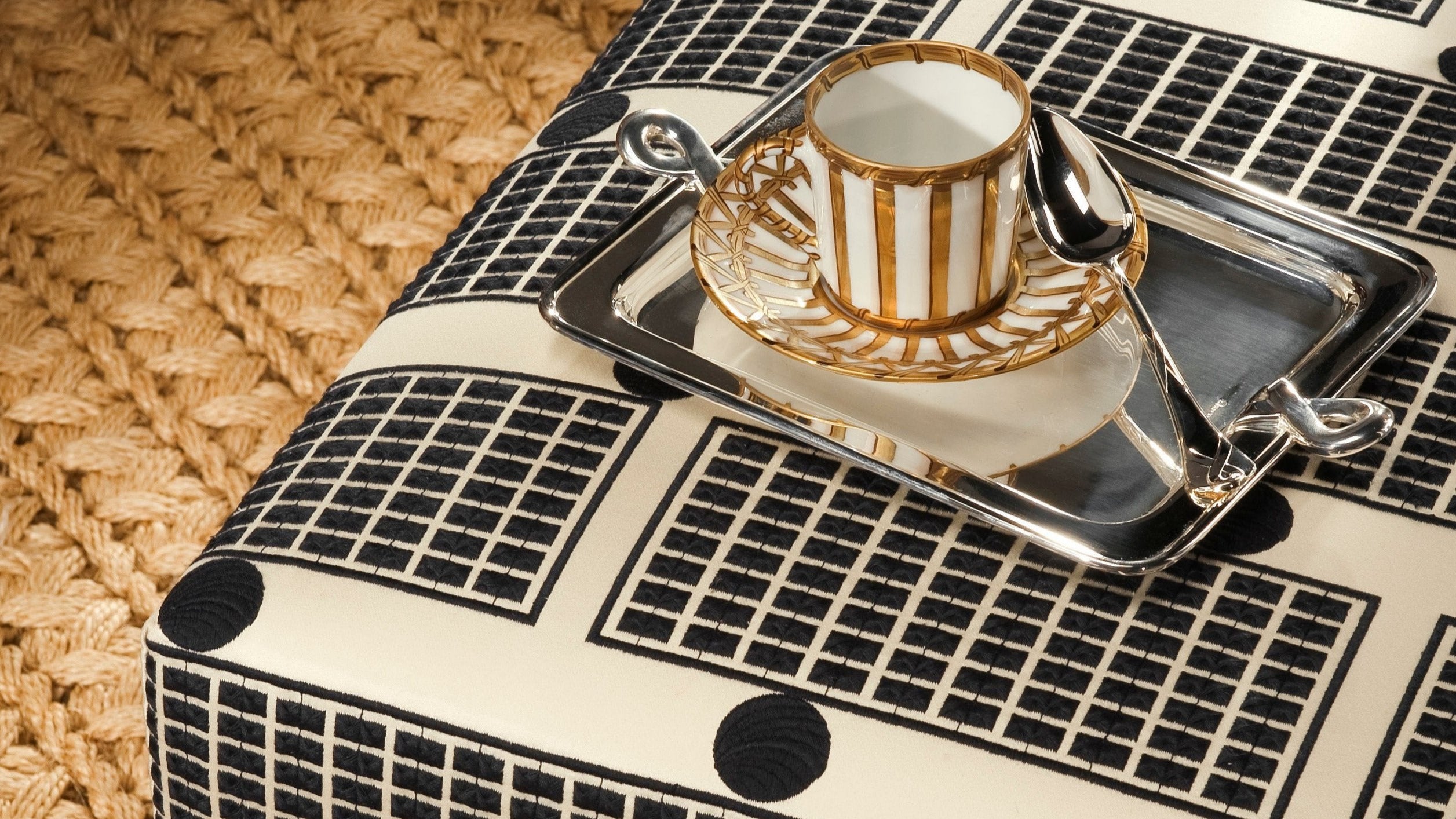 Vannerie - Coffee cup and saucer
