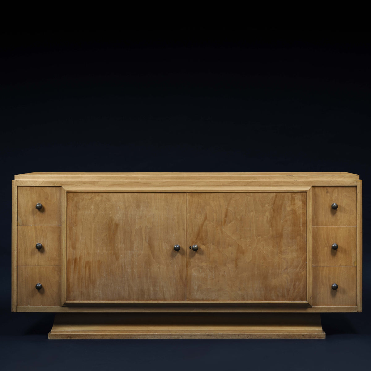Maurice Dufrêne (1876-1955), Rare et élégant buffet