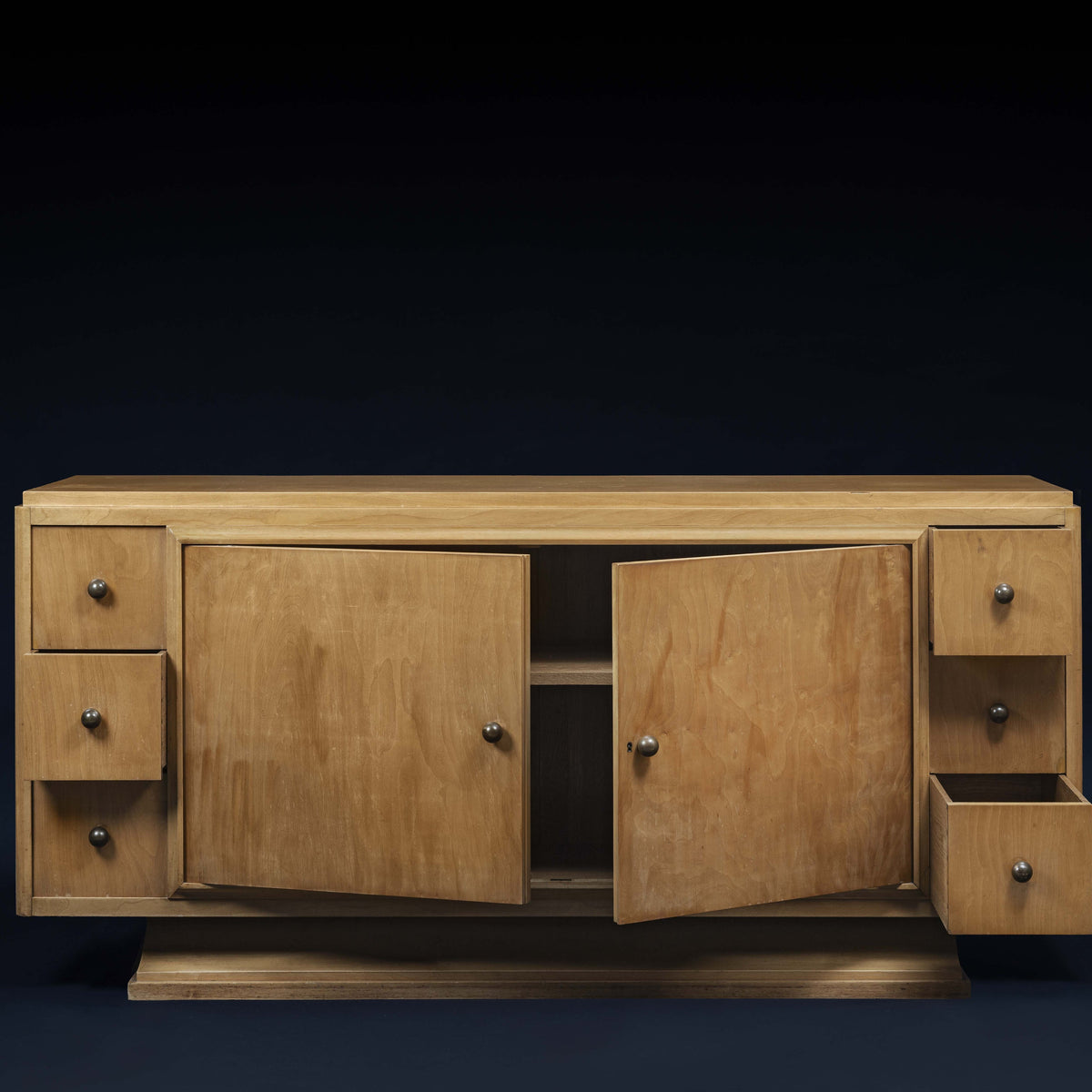 Maurice Dufrêne (1876-1955), Rare et élégant buffet