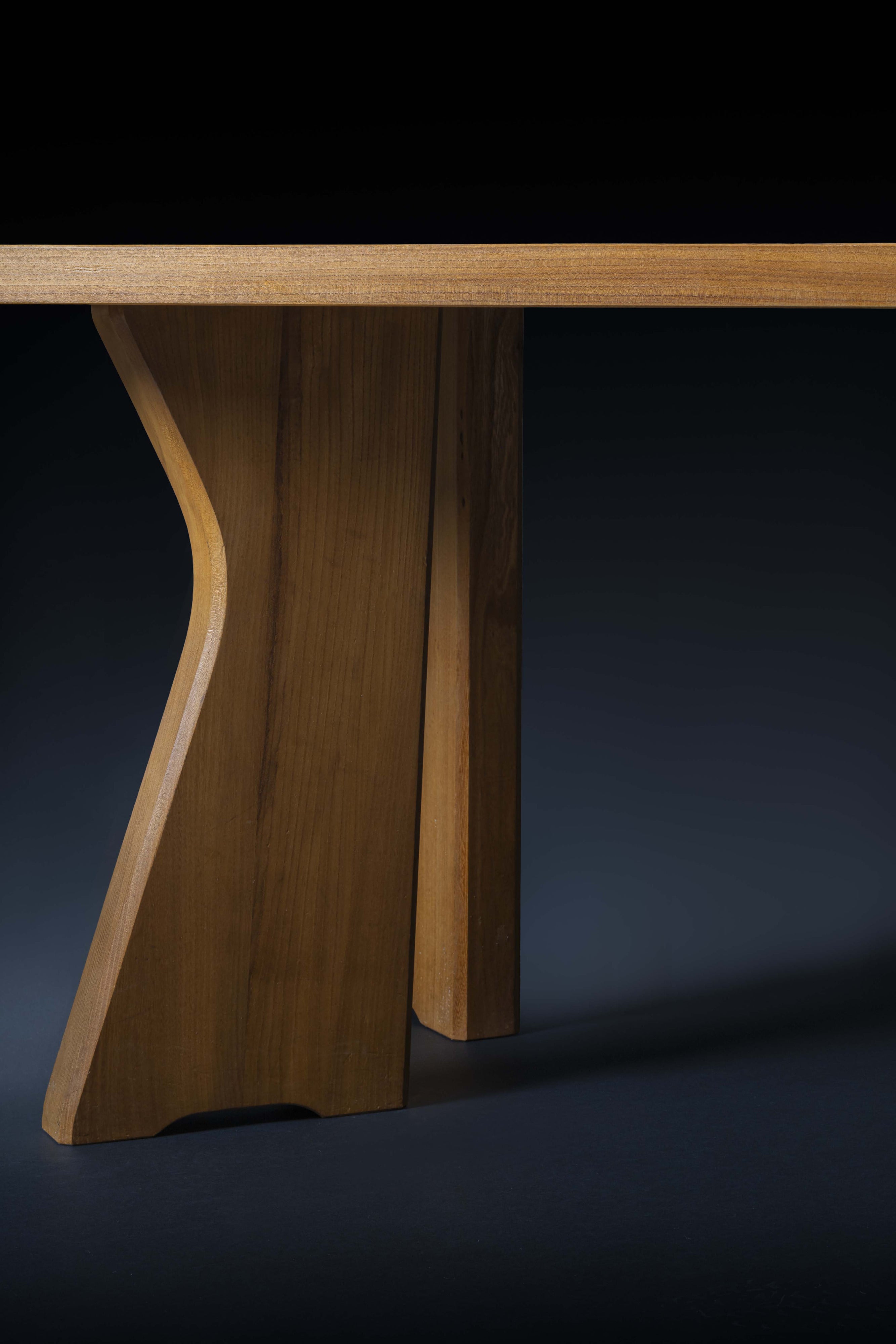 Claude de Moyen (XXe-XXIe siècle), Table de salle à manger