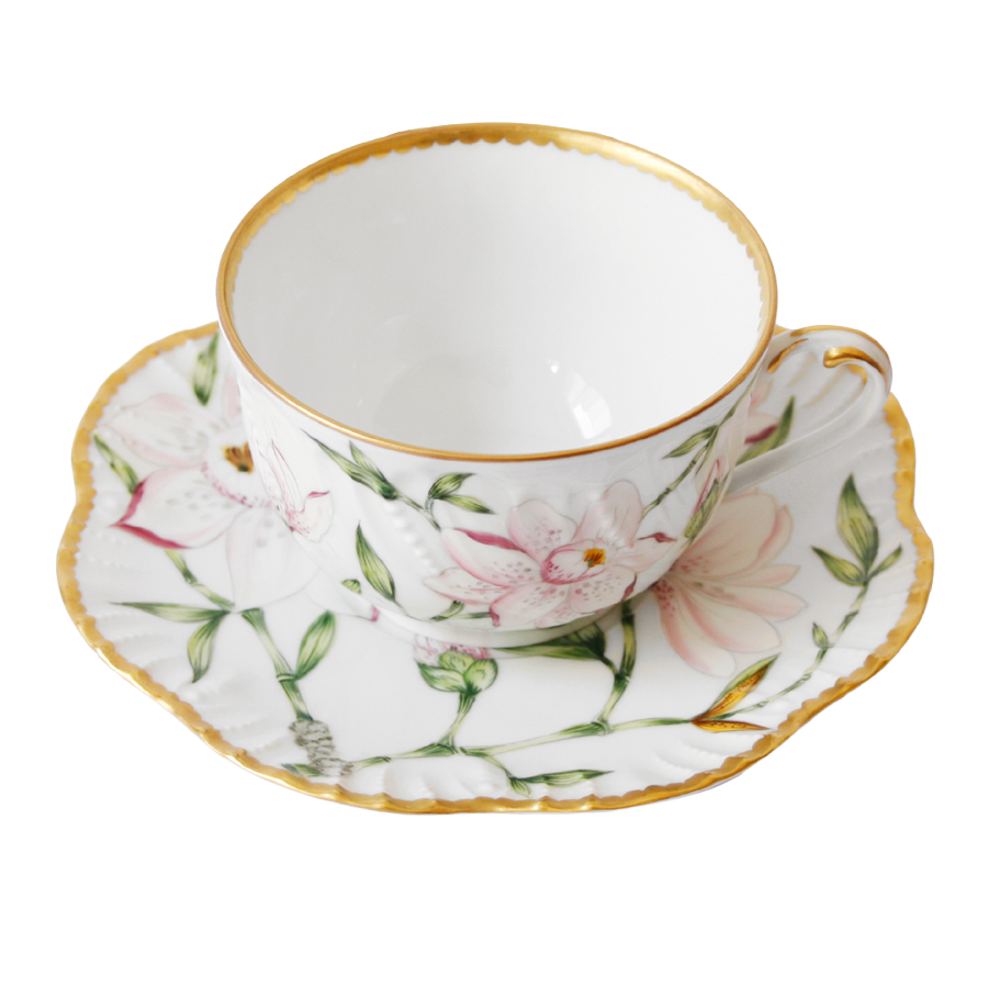 Magnolia - Tea cup and saucer
